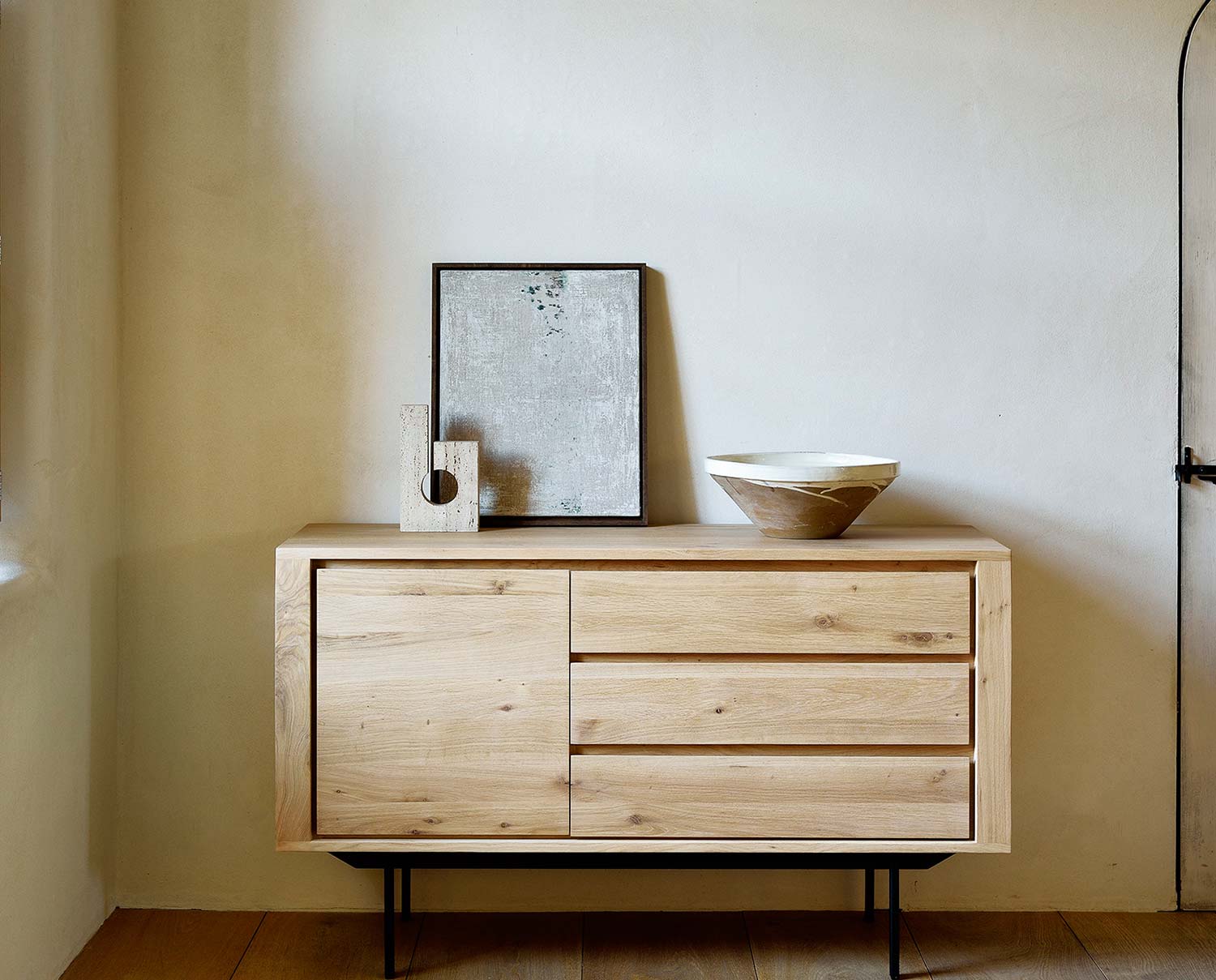 Shadow-sideboard-51388-m1-Ethnicraft