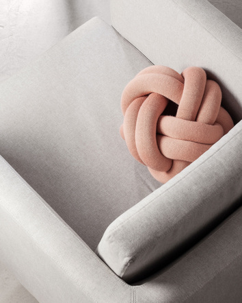 Knot-Cushion-Dusty-Pink-Lifestyle