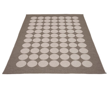 Pappelina-Hugo-Matta-Walnut-Linen-180x260