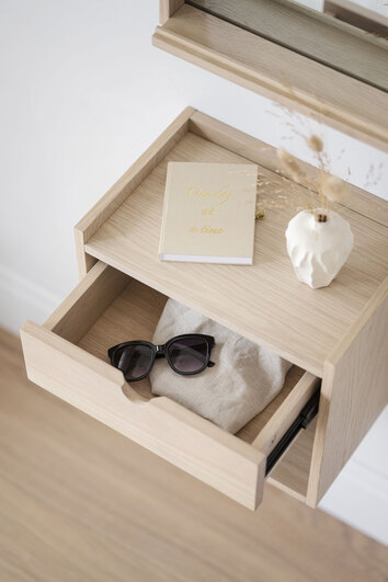 Hillmond-Vaggskap-Sangbord-Vitp.Ek-Miljo