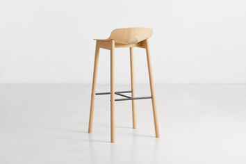 100810_Mono-bar-stool_3