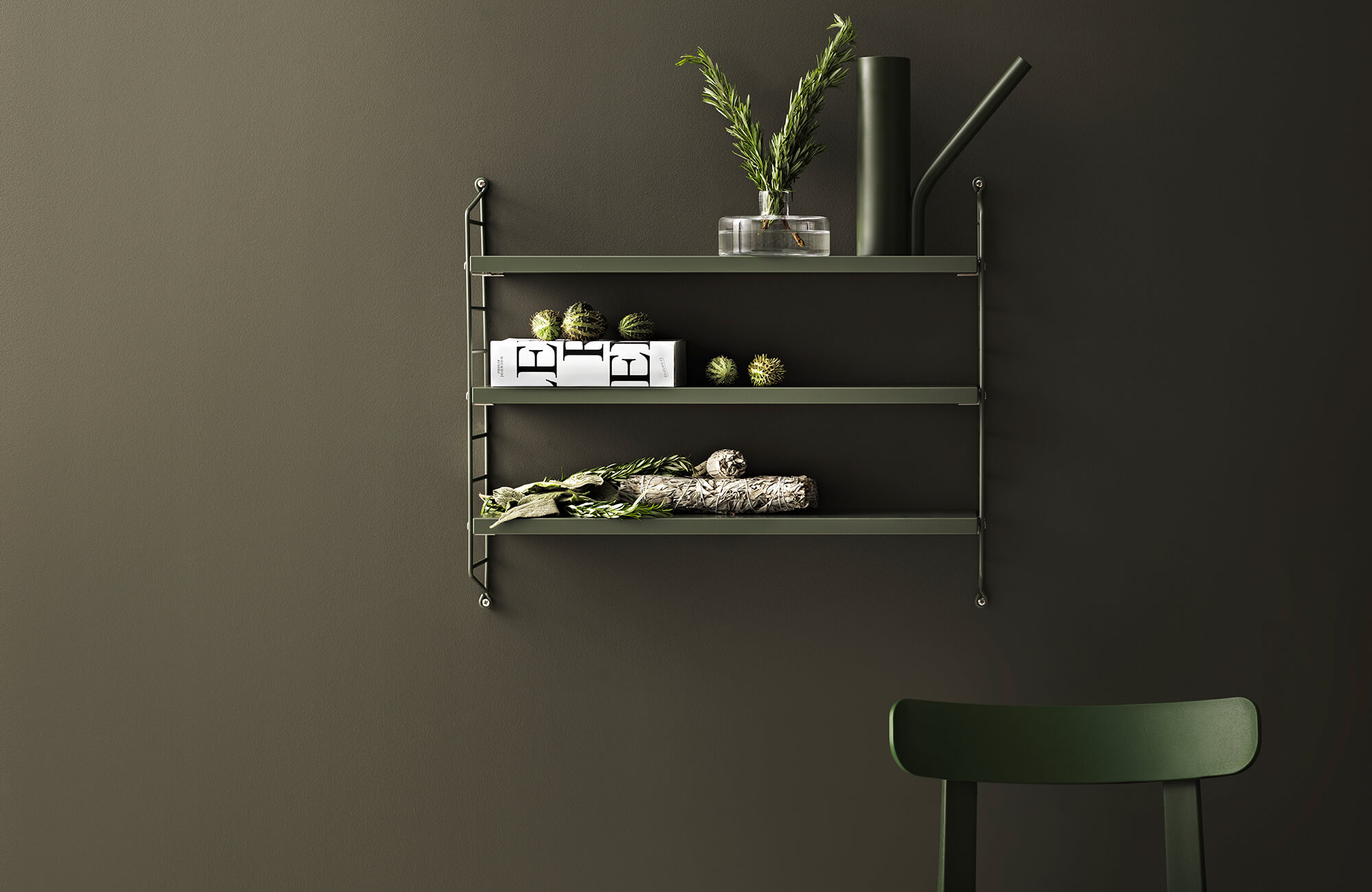 String Pocket i farven salvie.