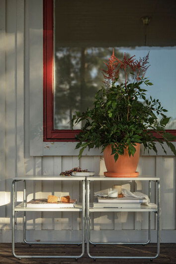 Grythyttan-Sidobord-L45-Vitlackad-Ek-Miljo