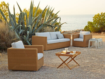 Chester_natural_sunbrella_white_Amaze_foldingtable_6a_1-(2)