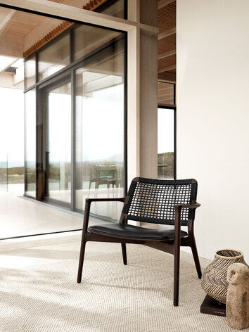 Vipp-488-Cabin-Lounge-Chair-Dark-Oak-Paper-Cord-Miljobild