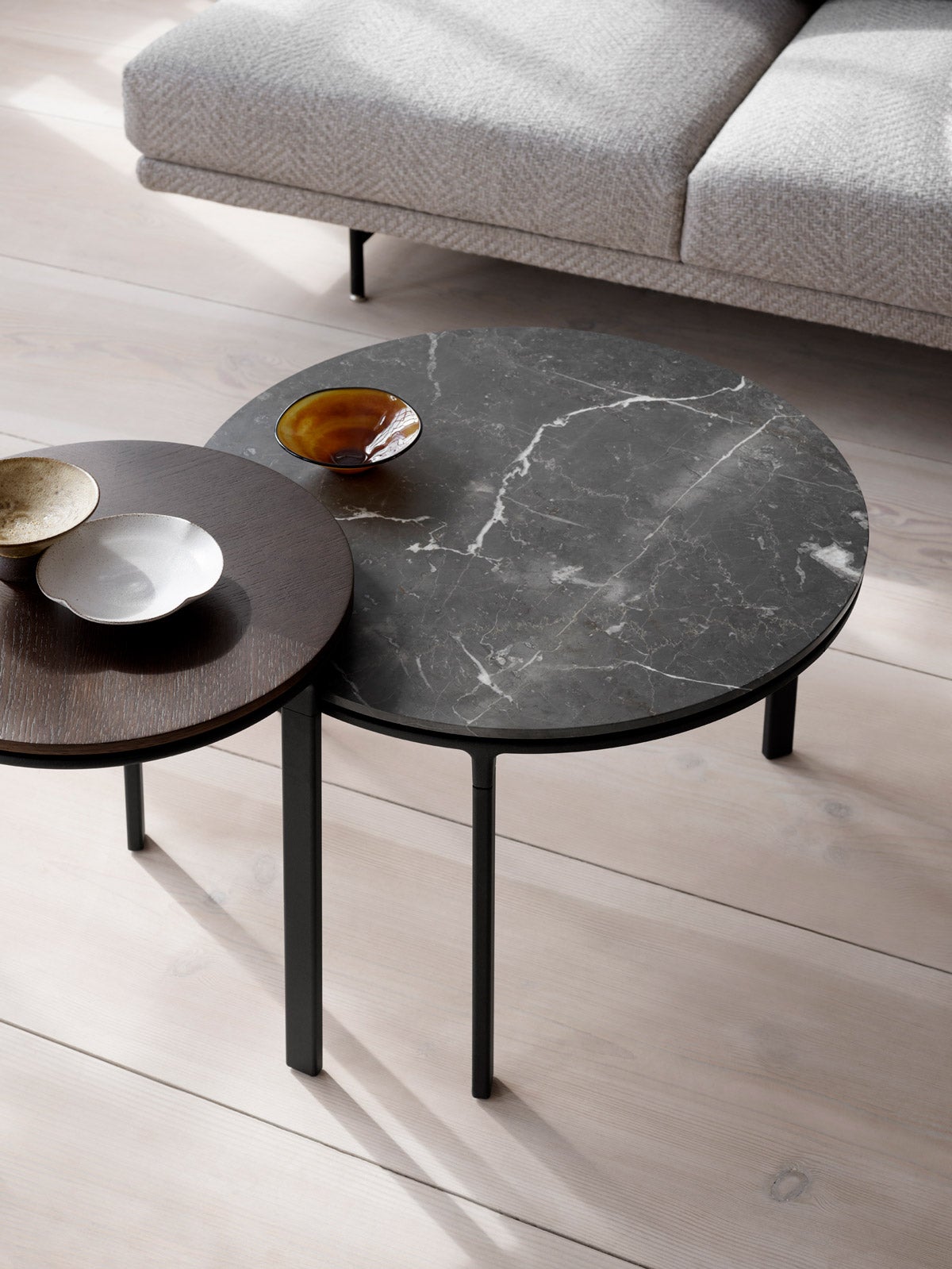 vipp-421-side-table-dark-oak-lifestyle-01-low
