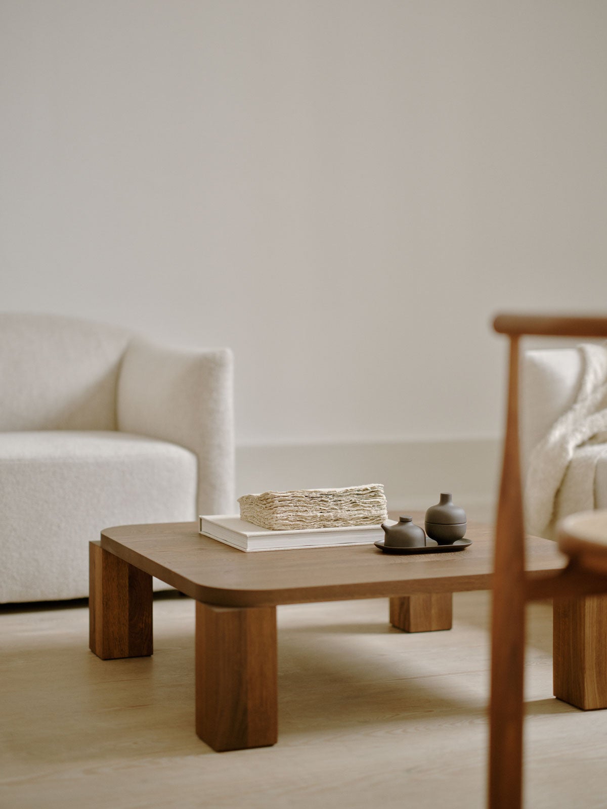 Atlas-Soffbord-Smoked-Oak-82x82-Miljo