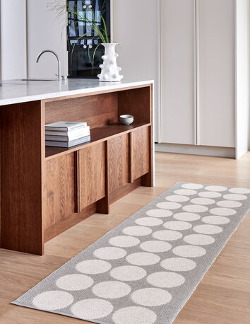 Pappelina-Hugo-Gangmatta-Linen-Vanilla-Miljo