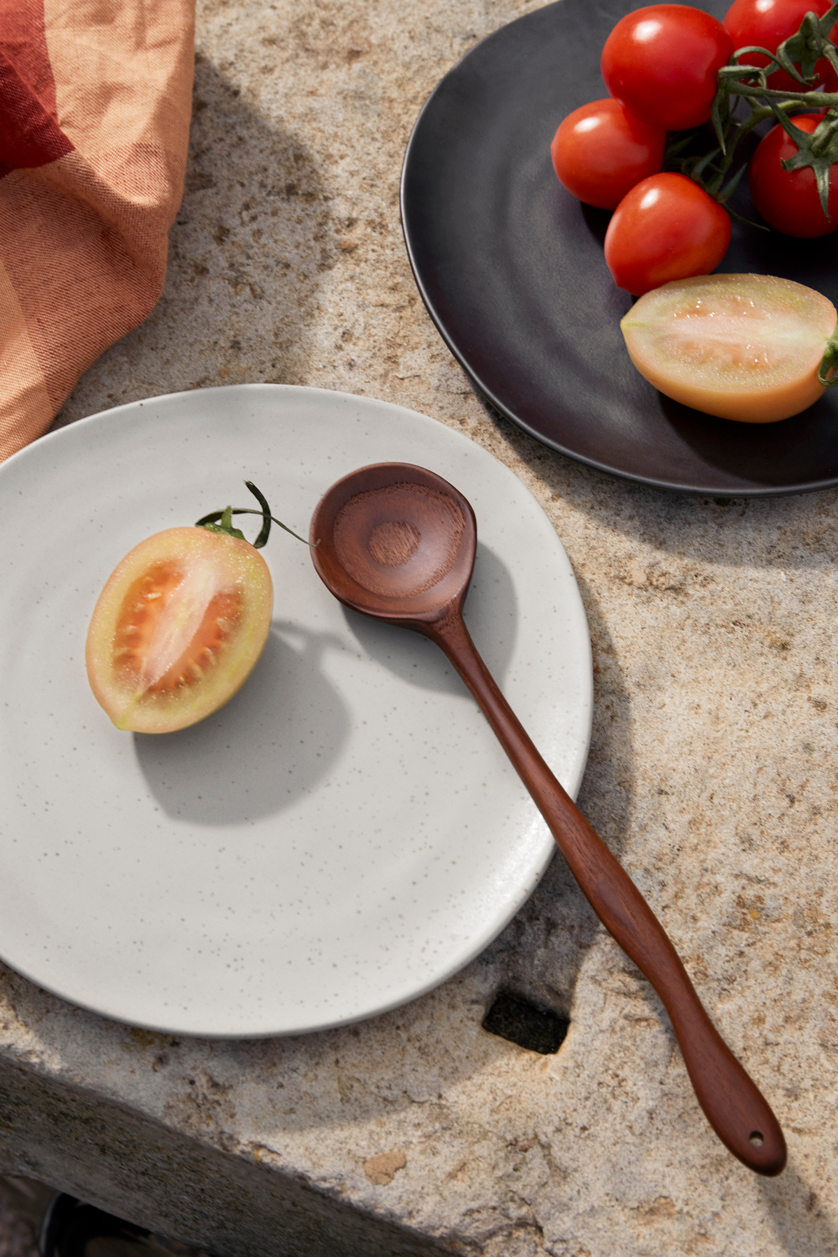 fermLIVING_SS23_MeanderSpoon_1104267466_FlowPlate_1104264634