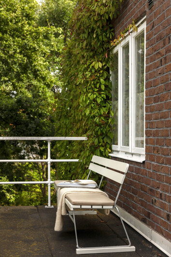 Grythyttan-Soffa-5-Vitlackad-Ek-Miljo