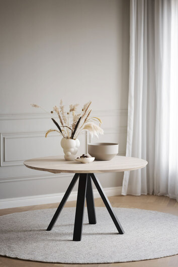 Carradale-Matbord-D130-Vitpigm-Miljo