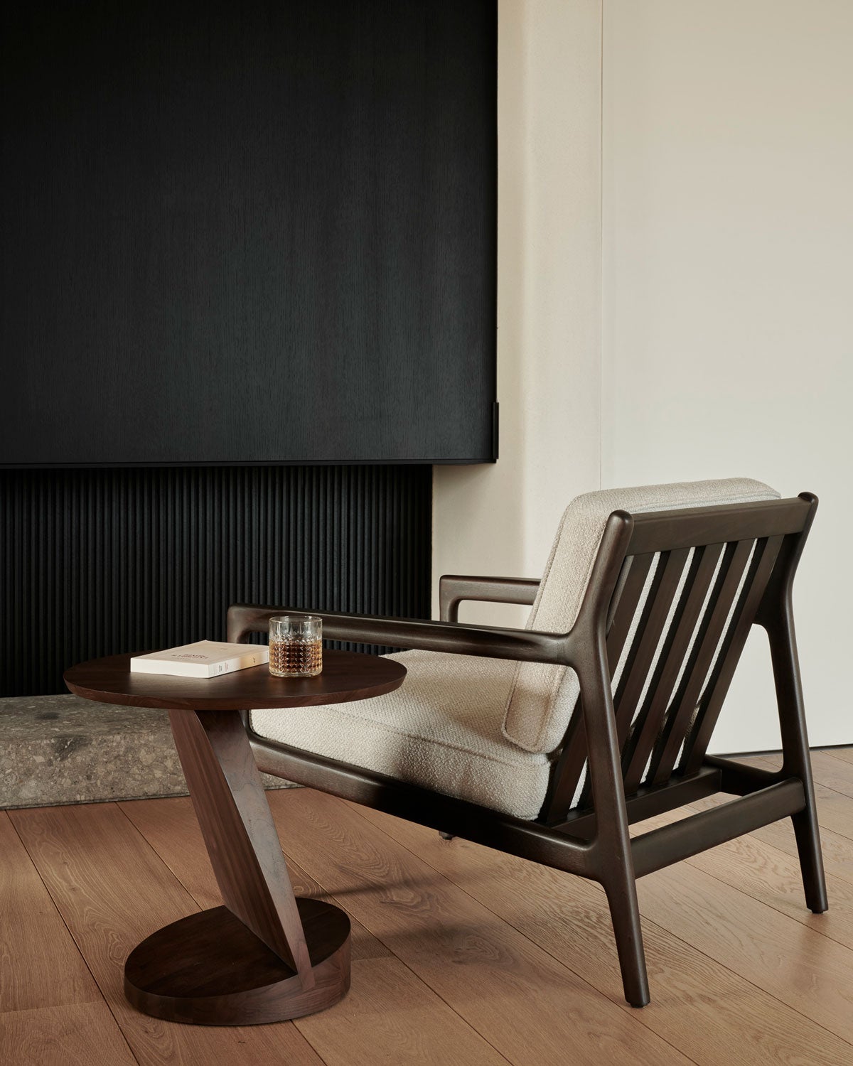 Oblic-Sidobord-Teak-Miljo