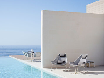 Breeze_highback_grey-white_dining_7a-14b