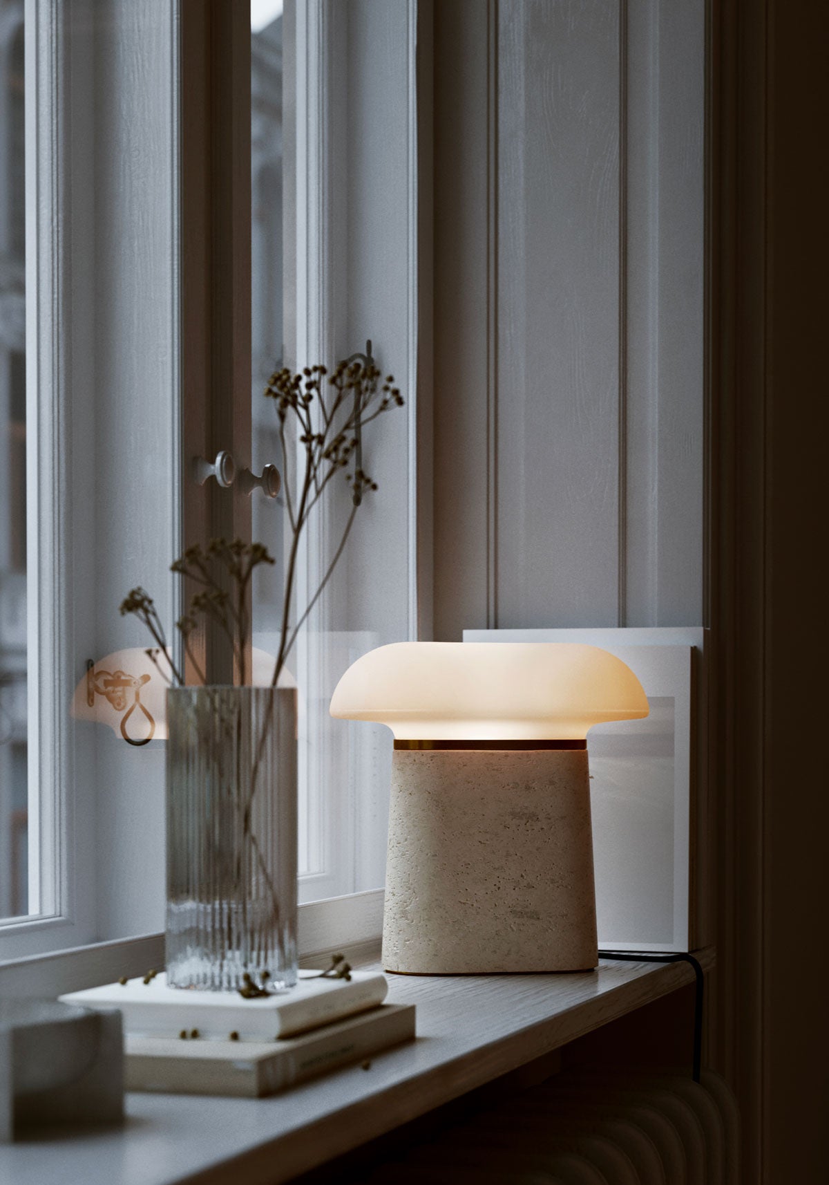 Nova-Bordslampa-Ivory-Miljo_1