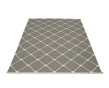 regina-180-charcoal-matta-pappelina