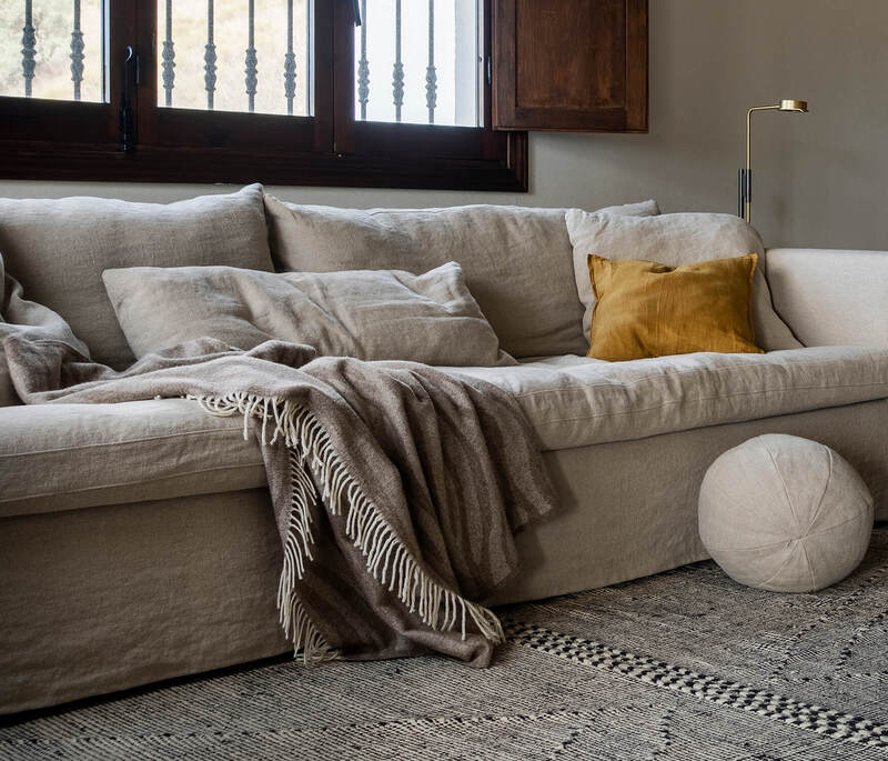 LILL_interior_4seater_linenL007_2_flax-.jpg LILL_interior_4seater_linenL007_2_flax-