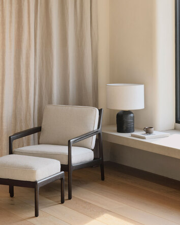 Jack-Loungestol-Tyg-Ivory-Miljo_2