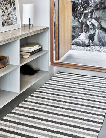 Teo-Matta-Warm-Grey-Miljo-1