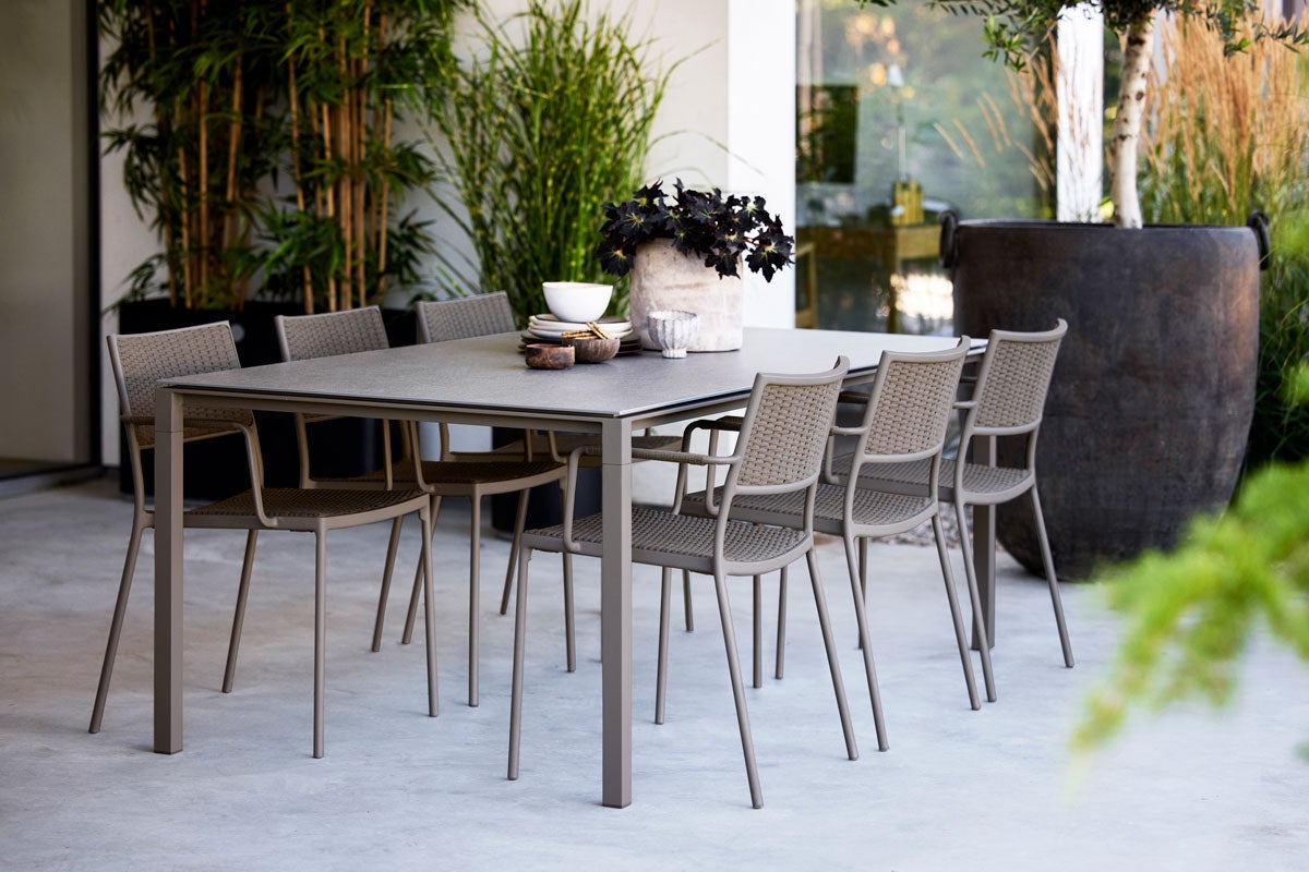 Less-amrchair_pure-table