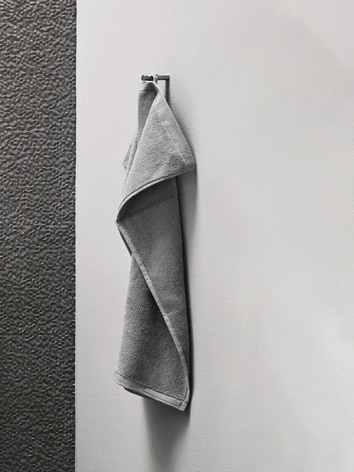 vipp-102-towel-small-high_0