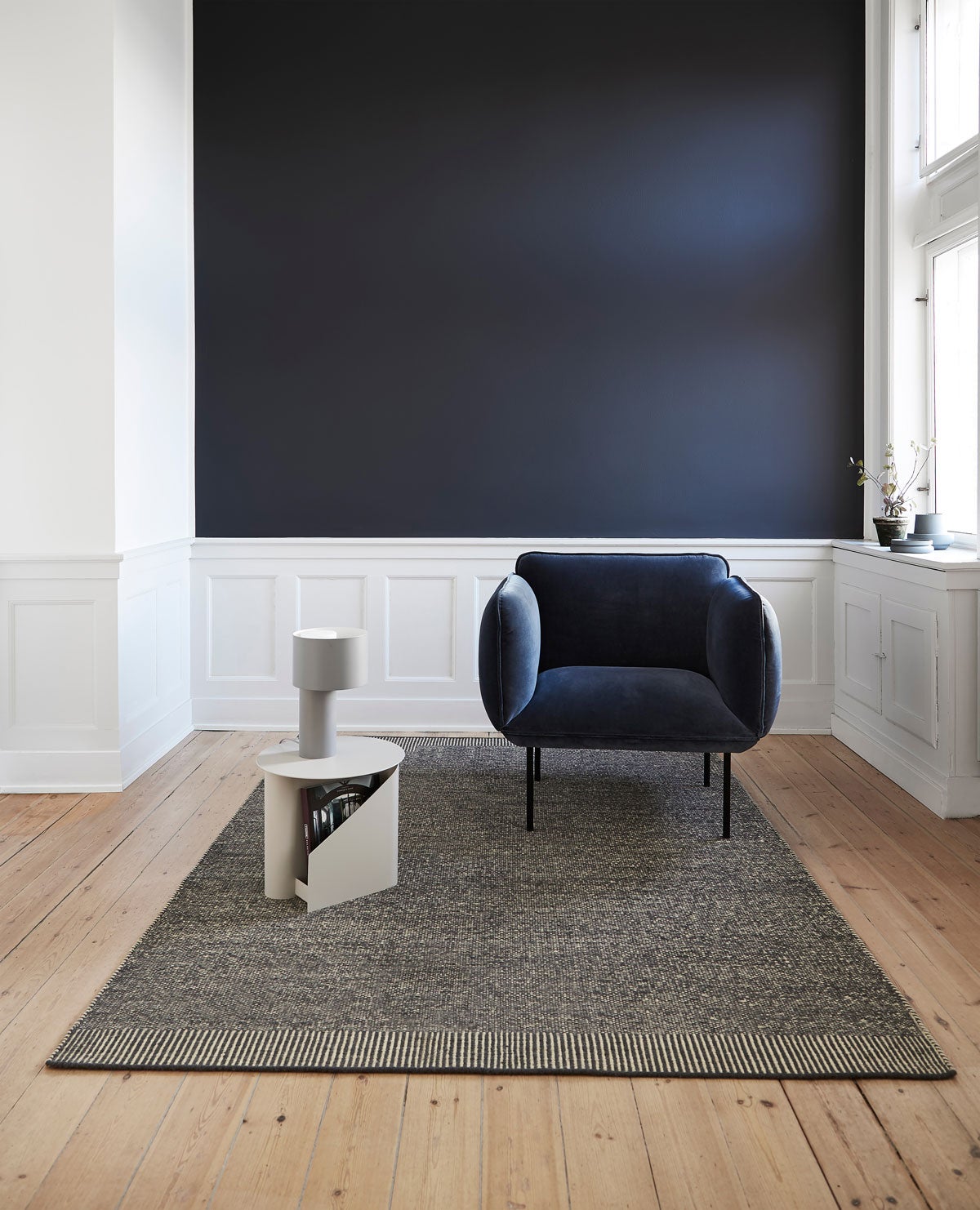 Woud-Nakki-Arm-Chair-Lifestyle_1