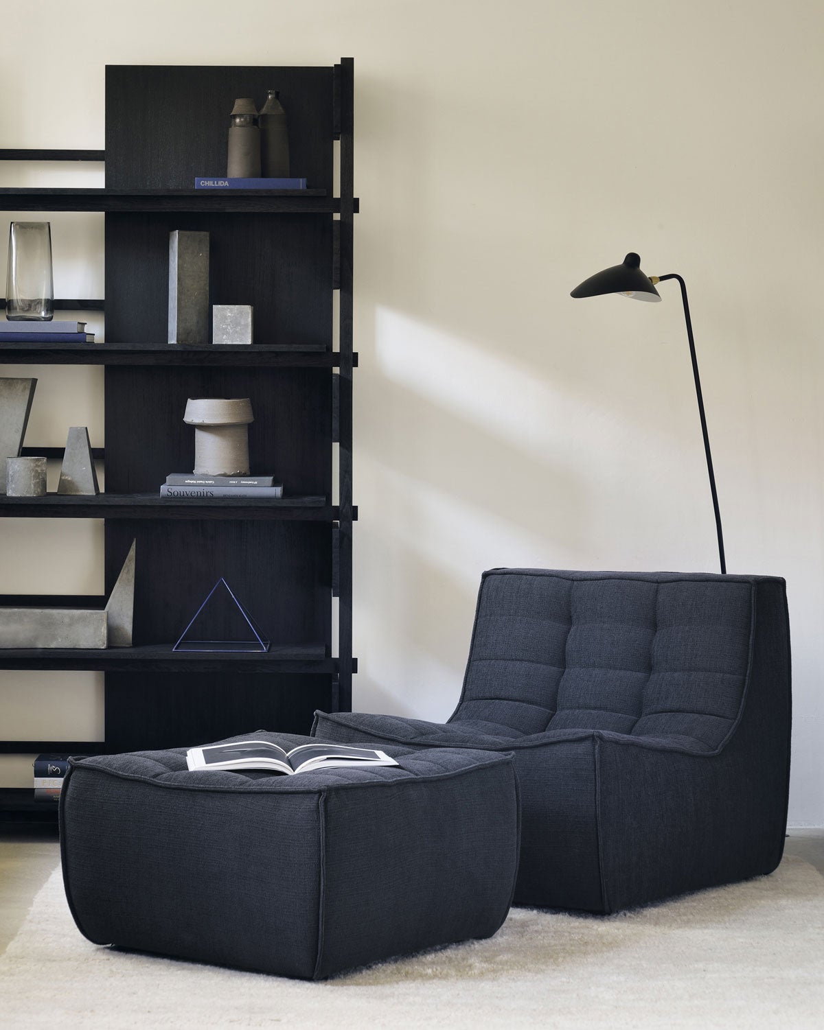 N701-Fatolj-Fotpall-ECO-Graphite-Miljo