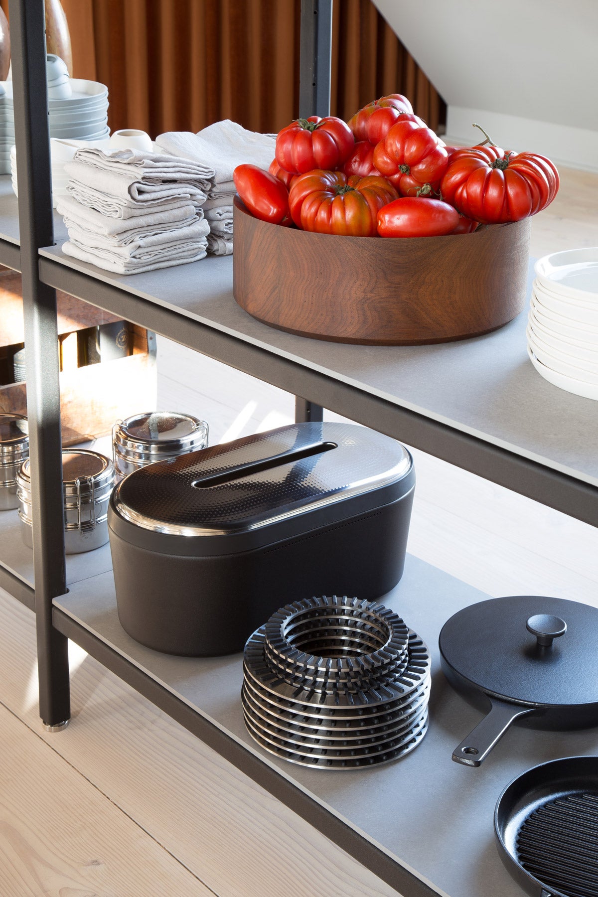 Vipp-270-bread-box
