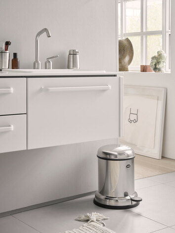 vipp-14-pedal-bin-stainless-steal-011