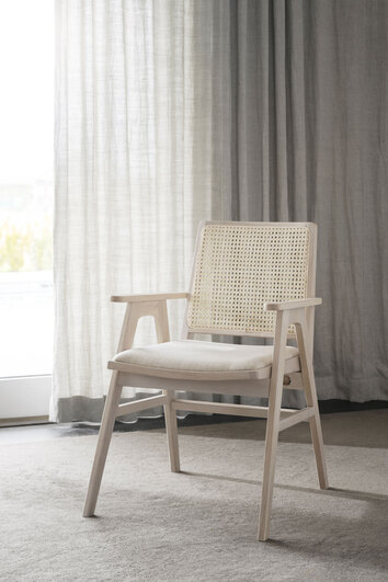 Prestwick-Karmstol-Vitpigmenterad-Ek-Miljo