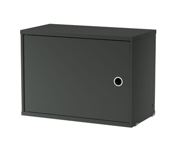 String-Skap-Dorr-58x30-Morkgra