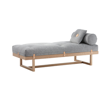 Stay-dagbädd-vitpgm-ek-grå