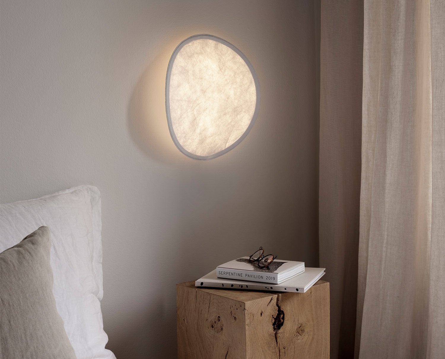 Tense-Wall-Lamp