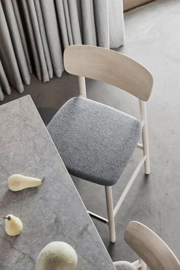 Stolab©-Prima-Vista-Barstol-Vitoljad-Bjork-Blues-CS-II-9202_Miljo-03