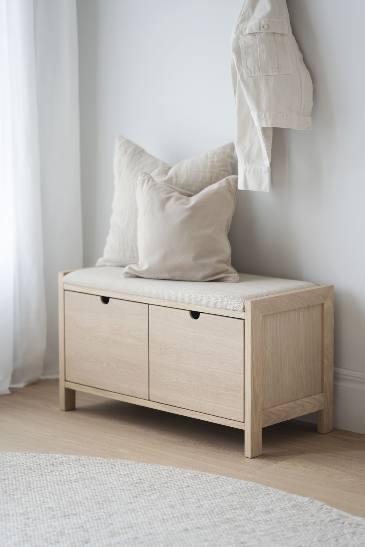 Hillmond-Hallbank-Vitpigmenterad-Ek-Miljo_1.jpg Hillmond-Hallbank-Vitpigmenterad-Ek-Miljo_1.jpg