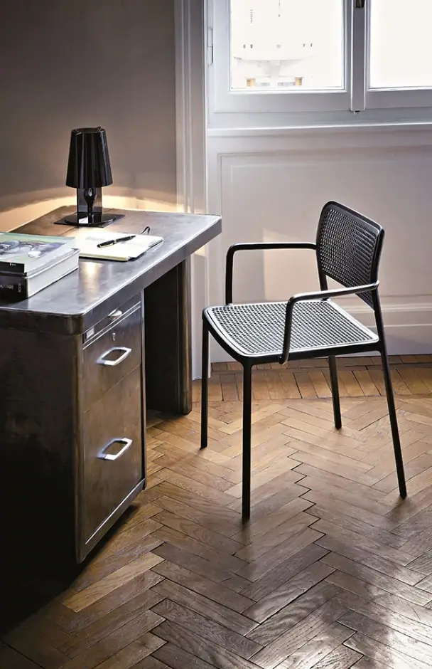 Audrey-Karm-Svart-Svart-5876N1-Miljo01