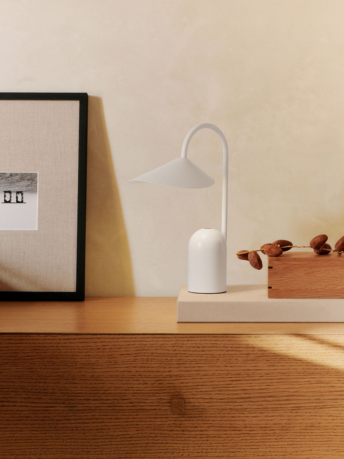 Ferm-Living-Arum-Portable-Lamp-White-Lifestyle