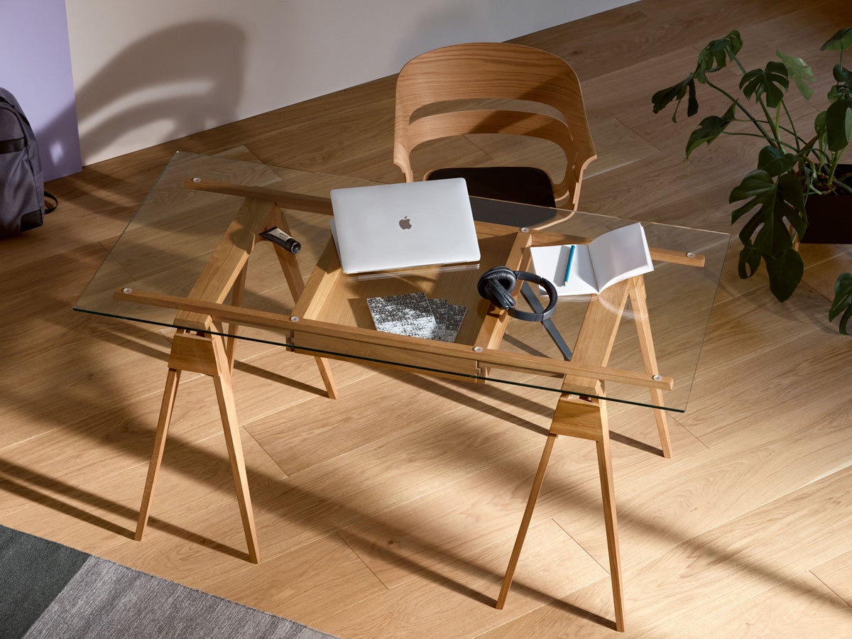 Arco-skrivbord-ek-Lifestyle