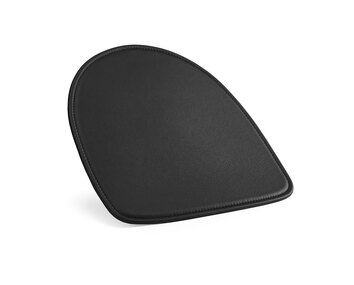 Lilla-Aland-Miss-Holly-Sittdyna-Svart-Lader-01