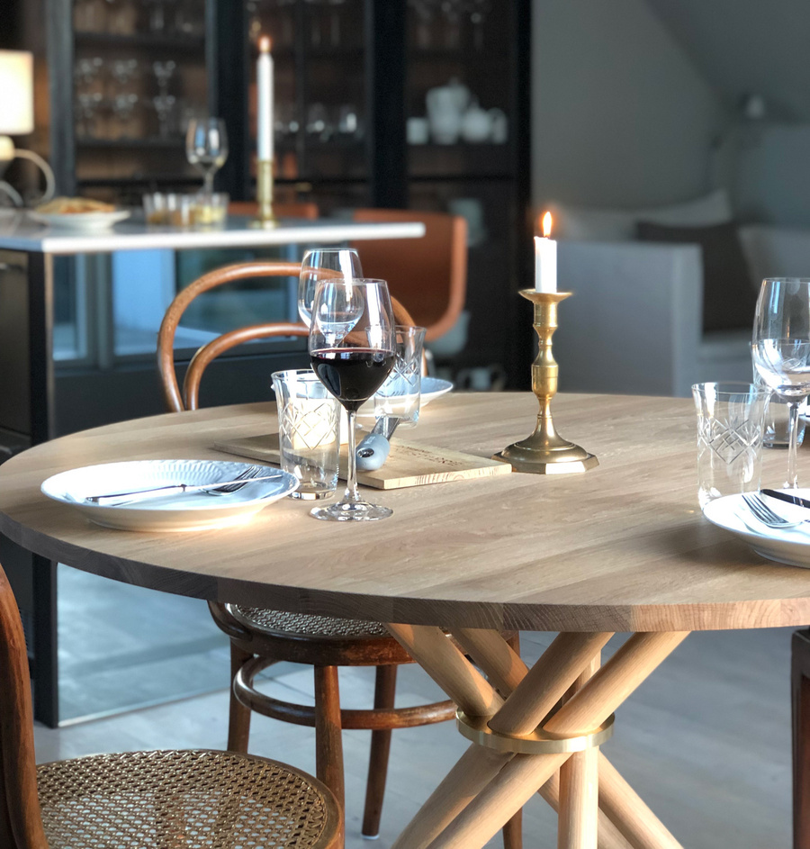 Eberhart-Brand-Small-Hector-Oak_Helle-Kuskner-privat-foto2.jpg Eberhart-Brand-Small-Hector-Oak_Helle-Kuskner-privat-foto2