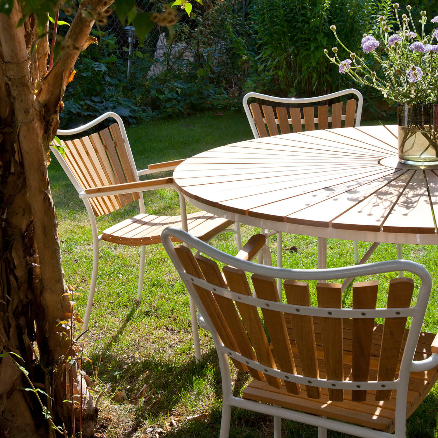 Ellen-Cafestol-Cafebord-Vit-Teak