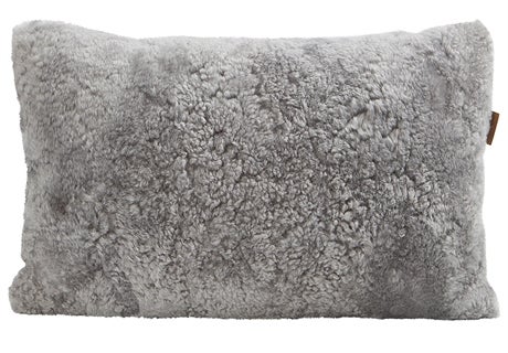 Alice-Farskinnskudde-60x40-Granit
