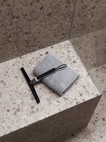 Vipp2_wiper_lifestyle01_high