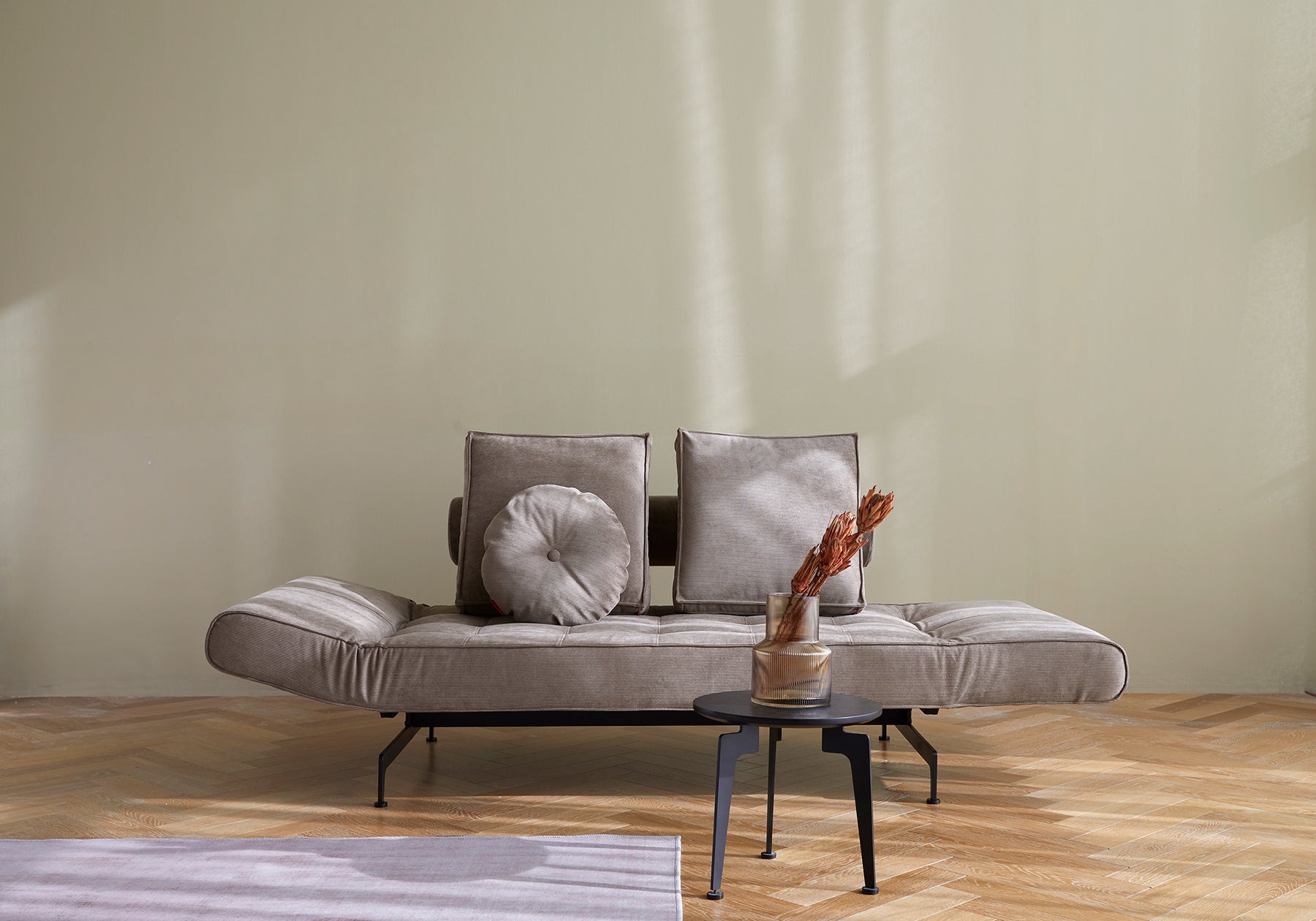 Ghia-Laser-Daybed-318-e1-web