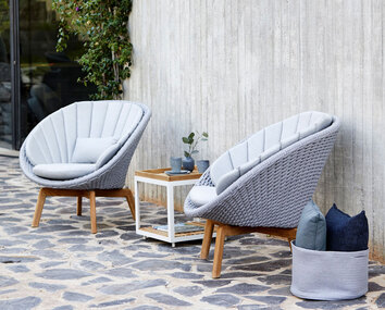 Peacock-lounge-chair-light-grey
