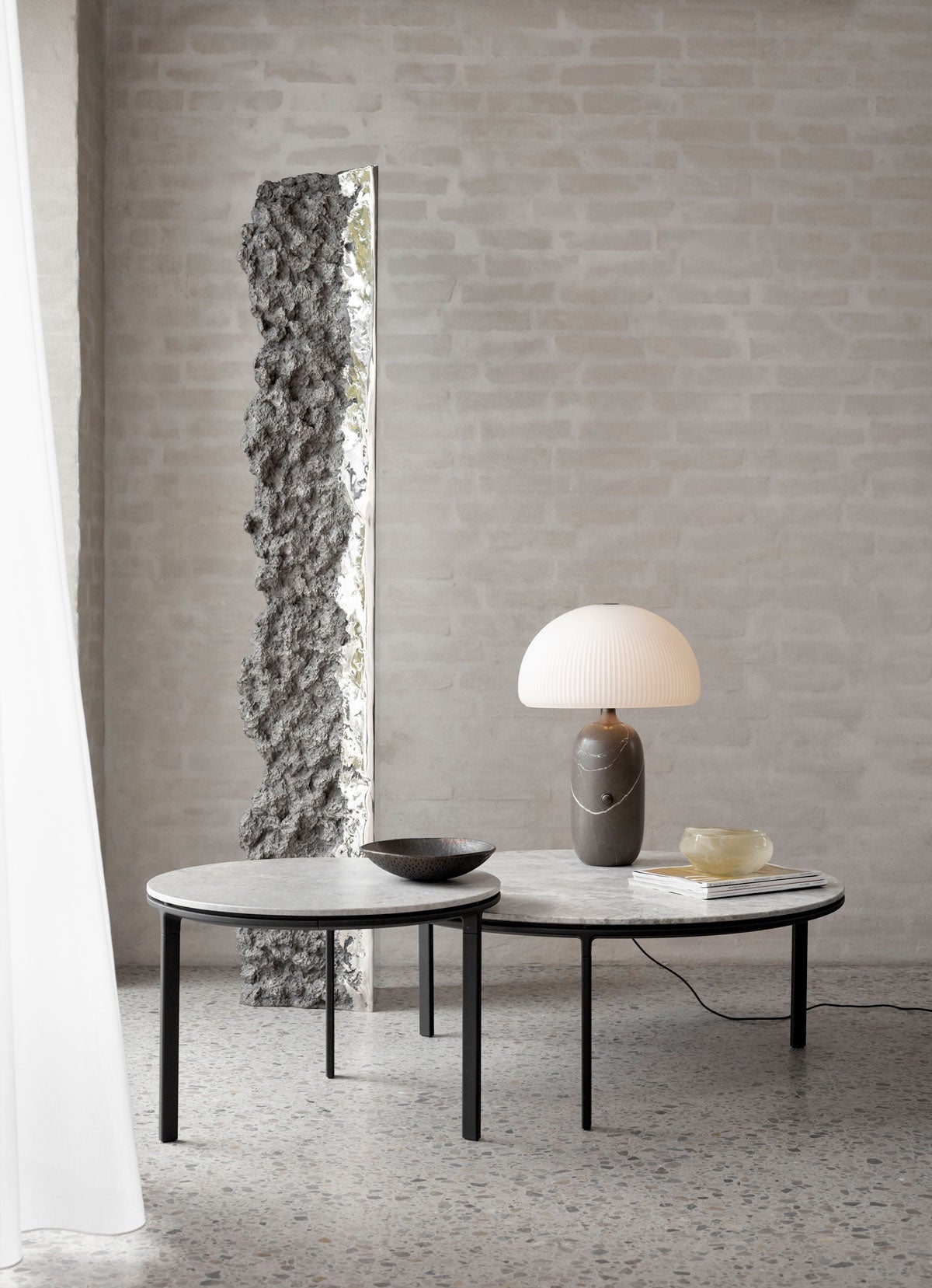 Vipp-423-425-Coffee-Table-Sky-Grey-Miljo