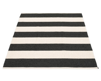 Pappelina-Bob-Matta-Black-Vanilla-140x180