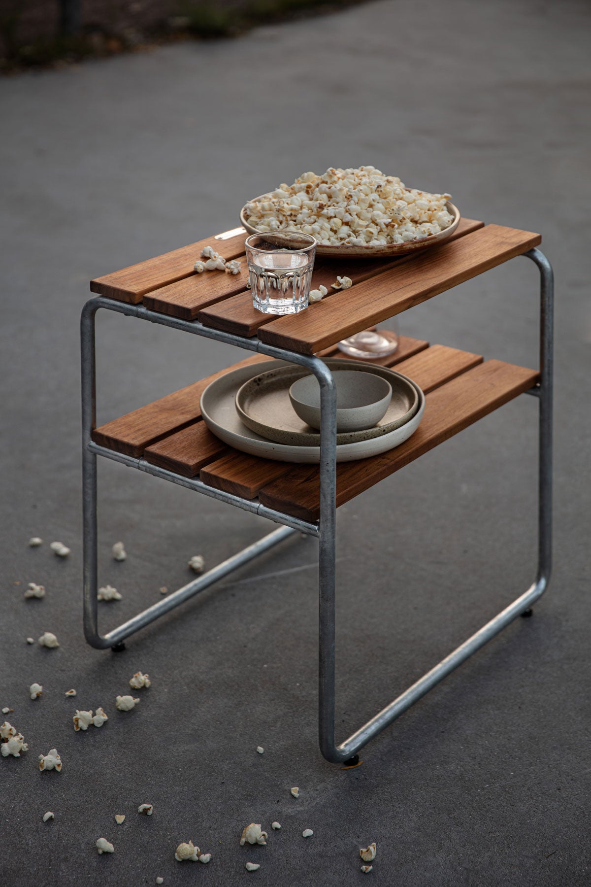 Grythyttan-Sidobord-L45-Teak-Miljo