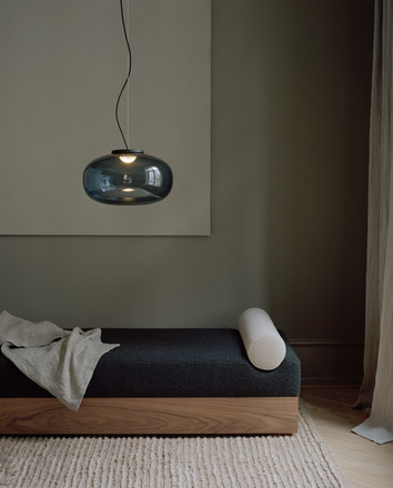New-Works_News-Spring_2020_Karl-Johan-Pendant_Large_Smoked-Glass