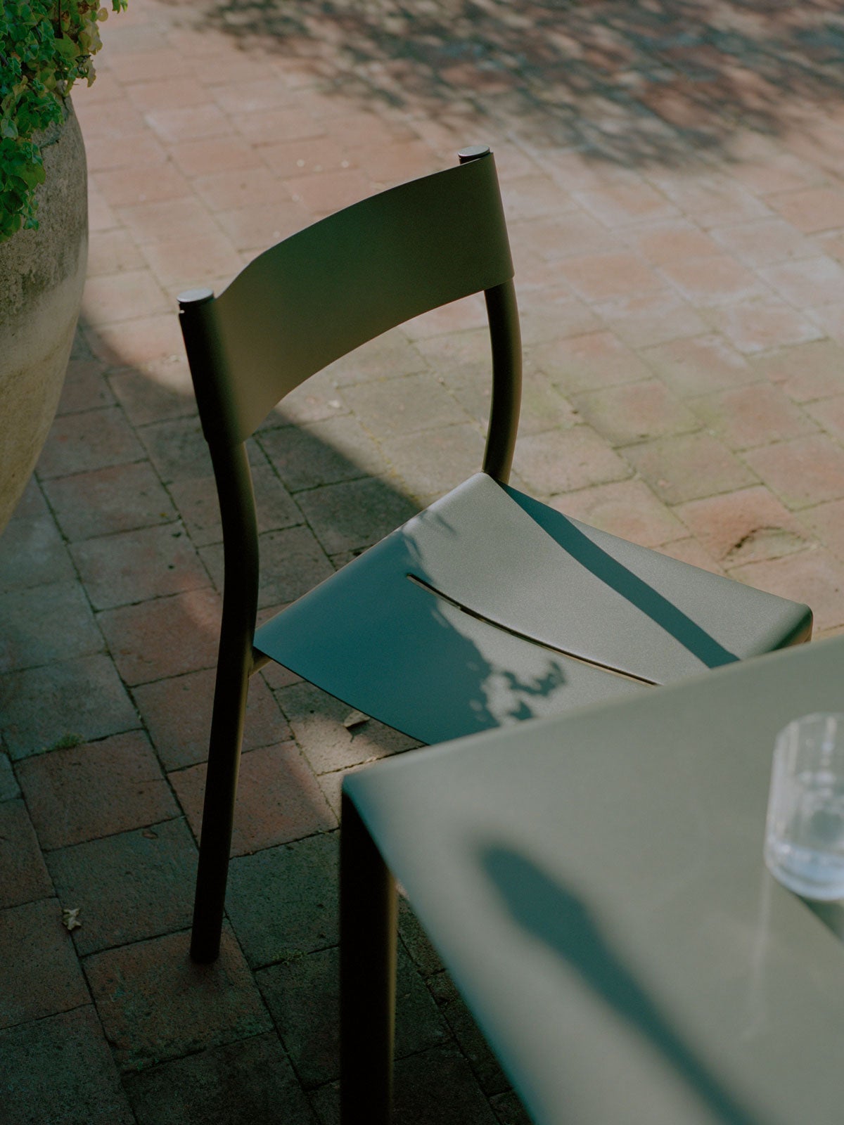 May-Chair-Dark-Green-Miljo