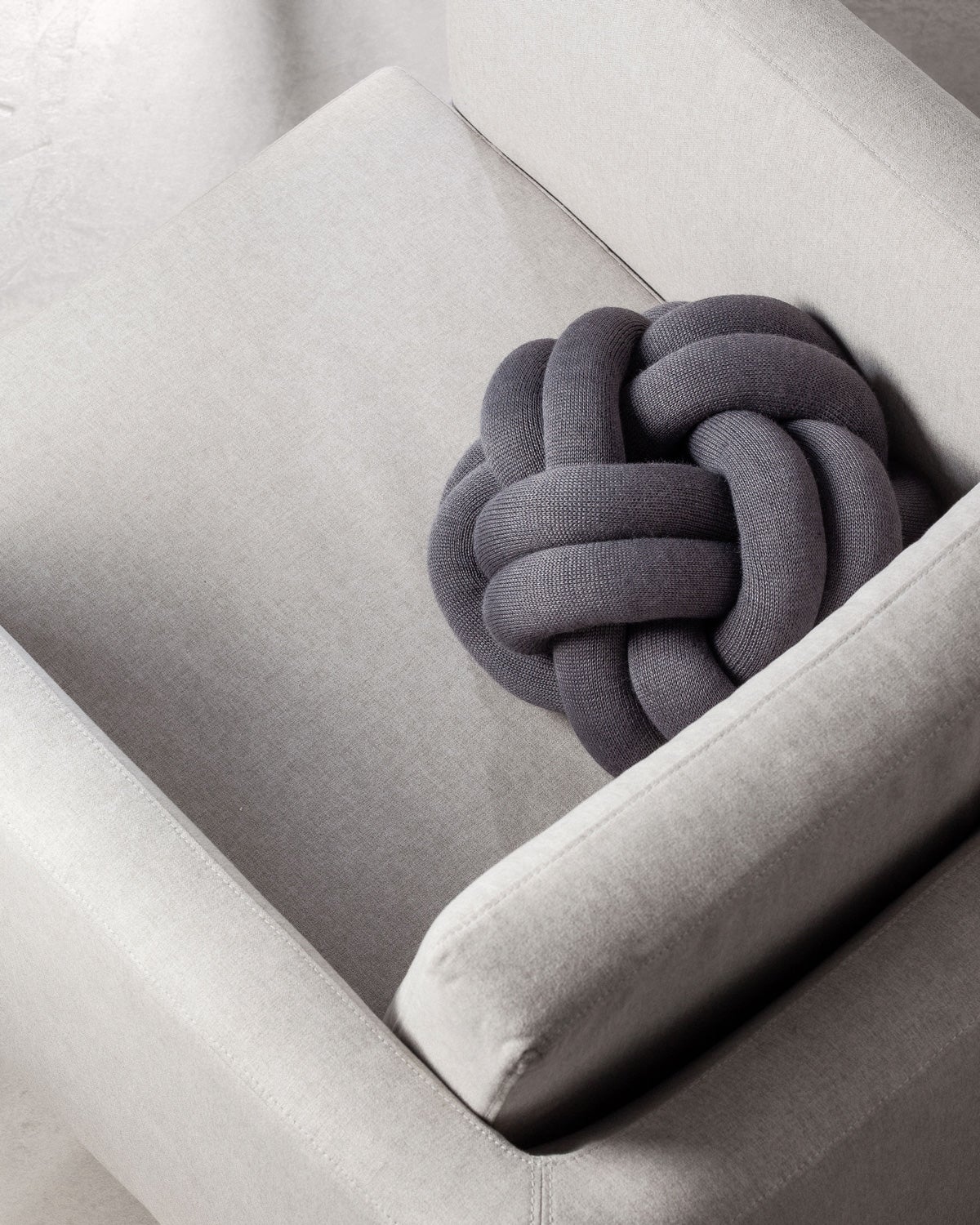 image2-2351-1100-KnotCushionGrey-Lifestyle